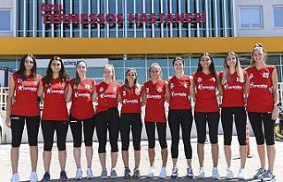 Muratpaşa Belediyespor voleybolcuları sağlık kontrolünden...