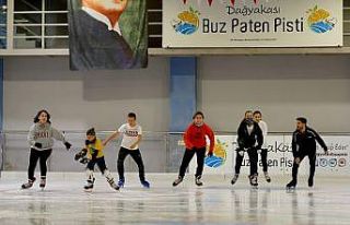 Muratpaşa’nın Dağyakası buz pisti yeniden açıldı
