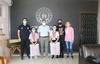 Mutlu yüzlerin şampiyonları Ali İhsan Kabakcı’yı...