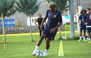 Ndong, ilk antrenmanına çıktı