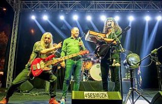 Necati ve Saykolar Kuşadası’nı coşturdu