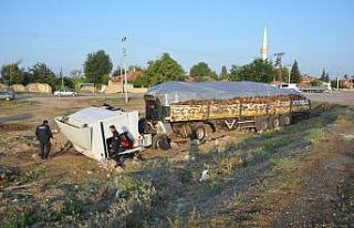 Odun yüklü tır şarampole indi: 1 yaralı