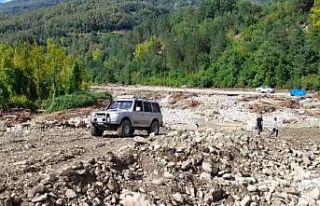 Off-road ekipleri vatandaşlara yardıma koştu