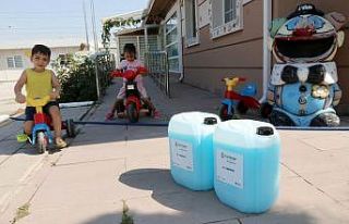 Okullara temizlik malzemesi, öğrencilere hijyen...