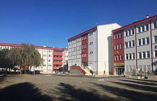 Ordu Fen Lisesi, sınavlardaki başarısını arttırıyor