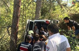 Ormanlık alana uçan cip devrildi: 1 yaralı