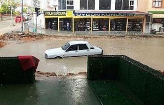 Osmaniye’de sağanak yağış hayatı olumsuz etkiledi