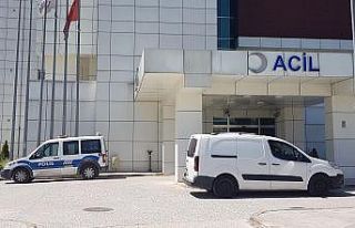 Otel havuzunda hareketsiz bulunan yaşlı adam hastanede...
