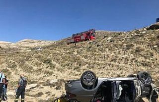 Otomobil 20 metreden şarampole uçtu: 1 ölü 5 yaralı