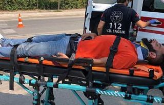 Otomobil, hafriyat kamyonuna çarptı: 1 yaralı