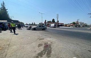 Otomobil ile motosiklet çarpıştı: 3 yaralı