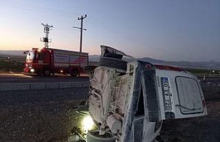 Otomobil takla attı 1’i ağır 2 yaralı