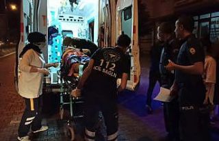 Otomobilin çarpıp kaçtığı kadın yaralandı