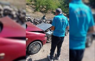 Otomobiller çarpıştı: 6 yaralı