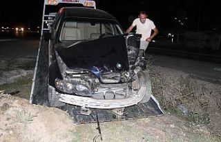 Otomobiller çarpıştı, araçtakiler yara almadan...