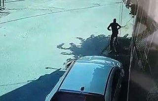 (Özel) Arnavutköy’de apartman girişinde bulunan...