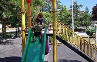 (ÖZEL) Bir annenin 3 yaşındaki oğlunu parkta oyun...