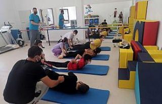 Özel gereksinimli bireyler spor yaparak sosyalleşiyor