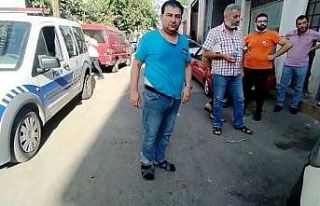 (Özel) İş adamının el ve ayaklarını bağlayarak...