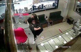 (Özel) Kadıköy’de 30 bin liralık küpe hırsızlığı...