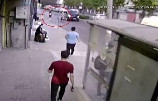 (Özel) Kağıt toplayıcısına motosiklet çarptı