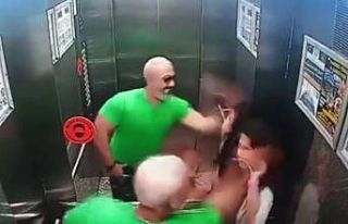 (ÖZEL) Kızına attığı tokat asansör aynasını...