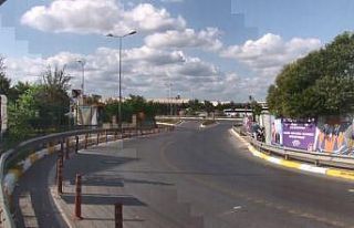 (Özel) Sultanbeyli’de yolun karşısına geçen...