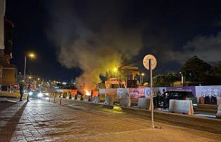 (Özel) Ümraniye’de hareket halindeki otomobil...