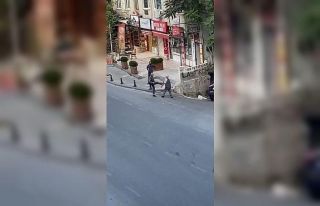 (Özel) Ümraniye’de iki yaşlı amcanın kavgası...