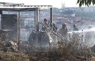 (Özel) Üsküdar’da işçilerin kaldığı konteyner...