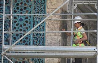 Paha biçilemeyen 8 asırlık çiniler turizme kazandırılıyor