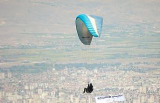Paraşütle aşı farkındalığı oluşturuldu