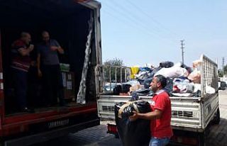 Payas’tan Manavgat’a 1 kamyon yardım malzemesi