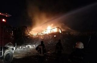 Plastik dönüşüm fabrikasında çıkan yangın...