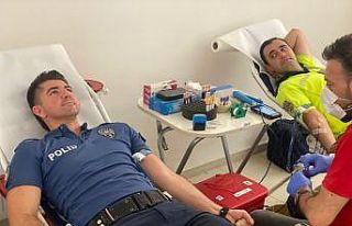 Polis ekiplerinden kan bağışı