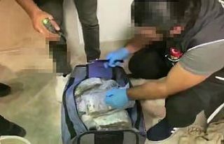 Polis ekiplerinden nefes kesen uyuşturucu operasyonu:...