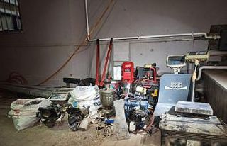 Polis müşteri gibi gittiği evden 125 adet çalıntı...