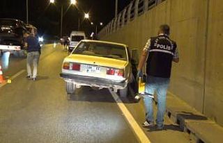 Pompalı tüfekle saldırıya uğrayan otomobil kaza...