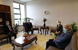 Rektör Özkan, YÖK Başkanı Özvar ile bir araya...