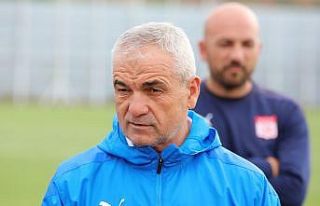 Rıza Çalımbay: “Avrupa maçlarını milli maç...