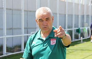 Rıza Çalımbay: “Hiçbir rakipten korkmuyorum”