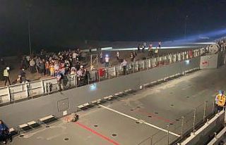 Sahil Güvenlik Komutanlığı yangın ile mücadele...