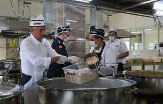 Şahinbey’de günde 5 bin kişiye aşure ikram ediliyor