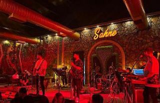 Sakiler Diyarbakırlılara unutulmaz gece yaşattı