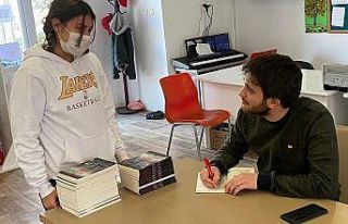 Salihlili tıp öğrencisi kitap çıkardı
