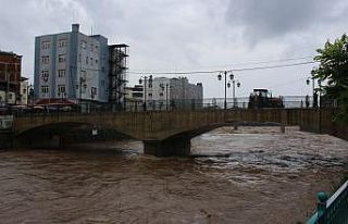 Salıpazarı’nda sağanak