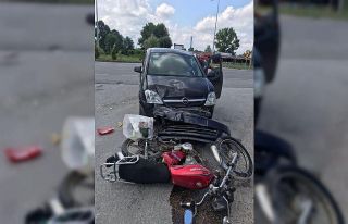 Samsun’da hafif ticari araçla motosiklet çarpıştı:...