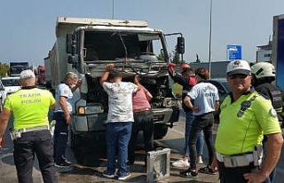 Samsun’da kamyonlar çarpıştı