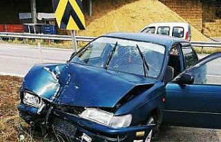 Samsun’da kavşakta iki otomobil çarpıştı: 5...