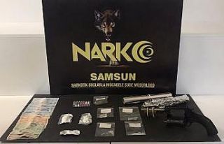 Samsun’da uyuşturucuyla yakalanan 2 kişi gözaltına...